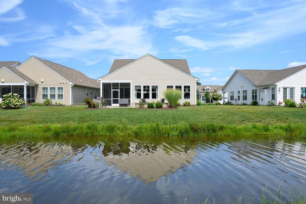 214 BAYBERRY DRIVE