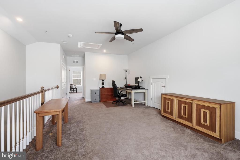 214 BAYBERRY DRIVE