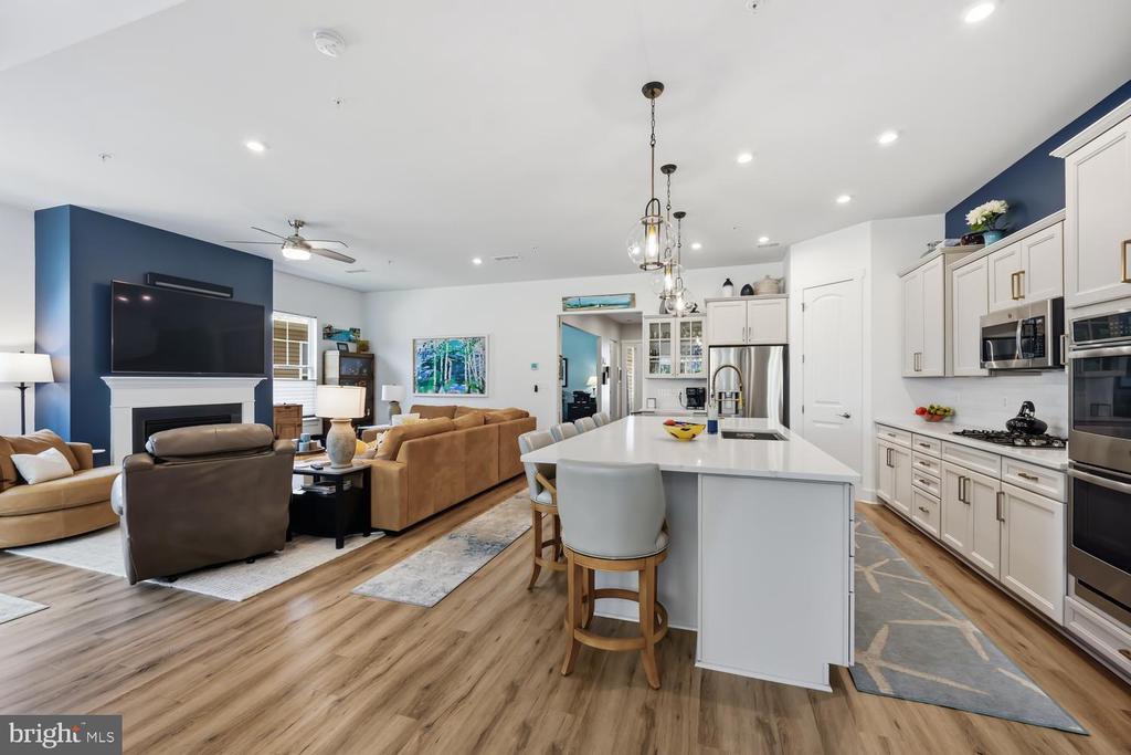 214 BAYBERRY DRIVE
