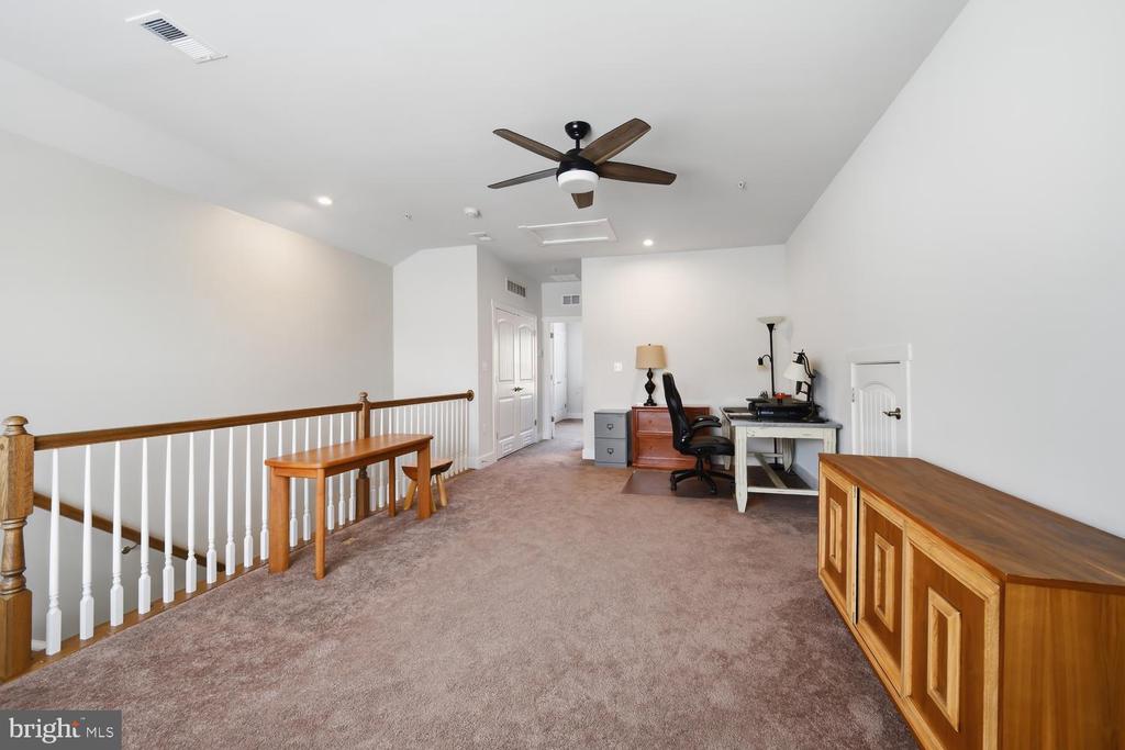 214 BAYBERRY DRIVE