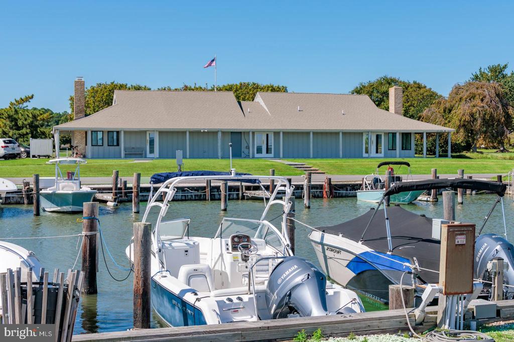 102 GOLF COURT