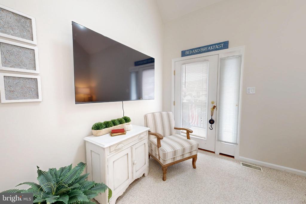 15 QUEEN ANNE WAY Unit: E