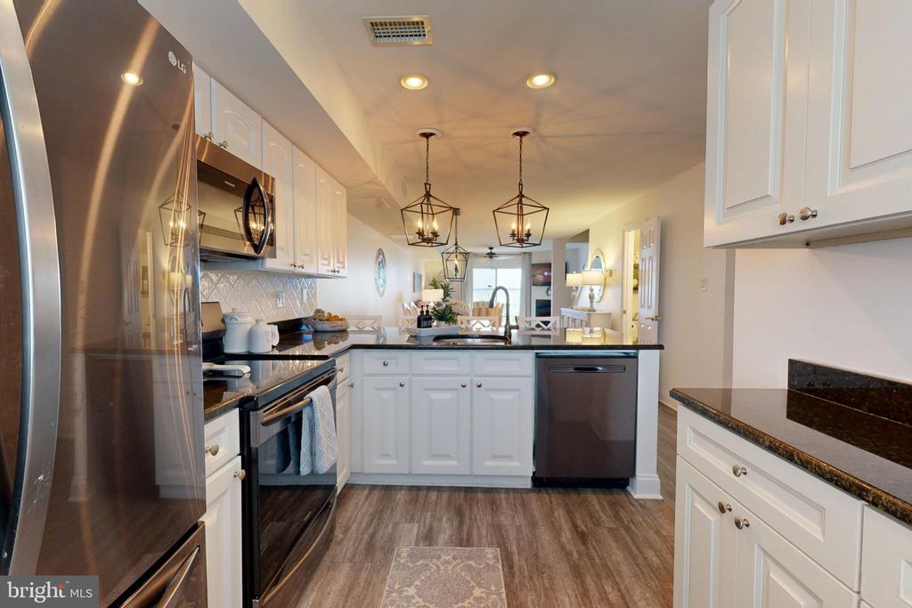 15 QUEEN ANNE WAY Unit: E