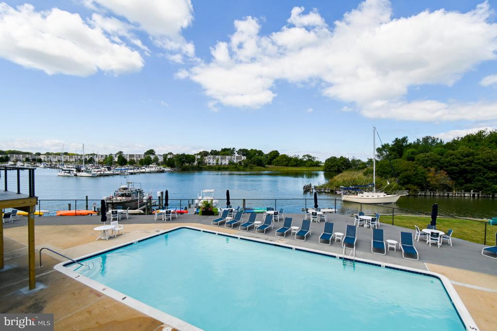 15 QUEEN ANNE WAY Unit: E