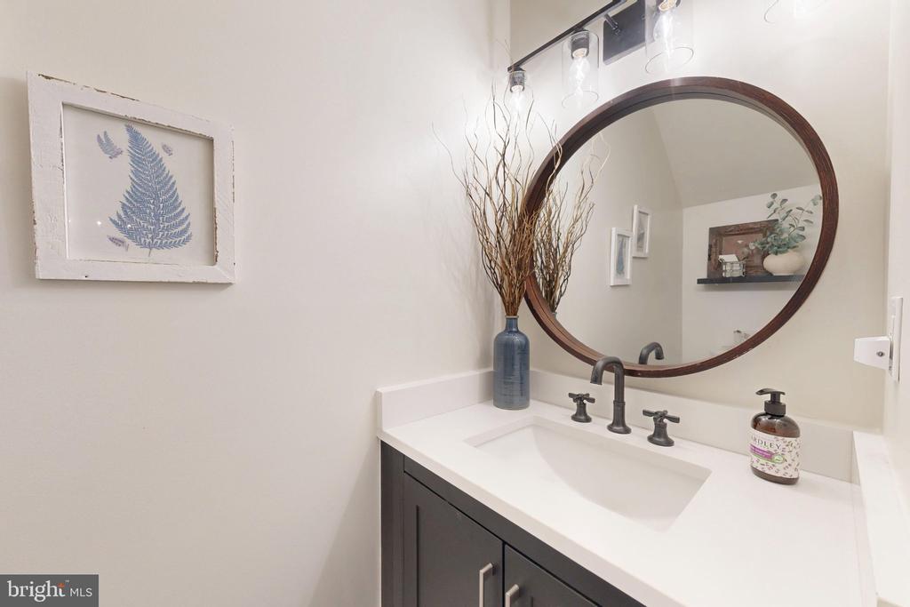 15 QUEEN ANNE WAY Unit: E