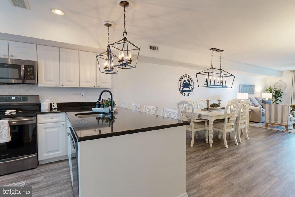 15 QUEEN ANNE WAY Unit: E