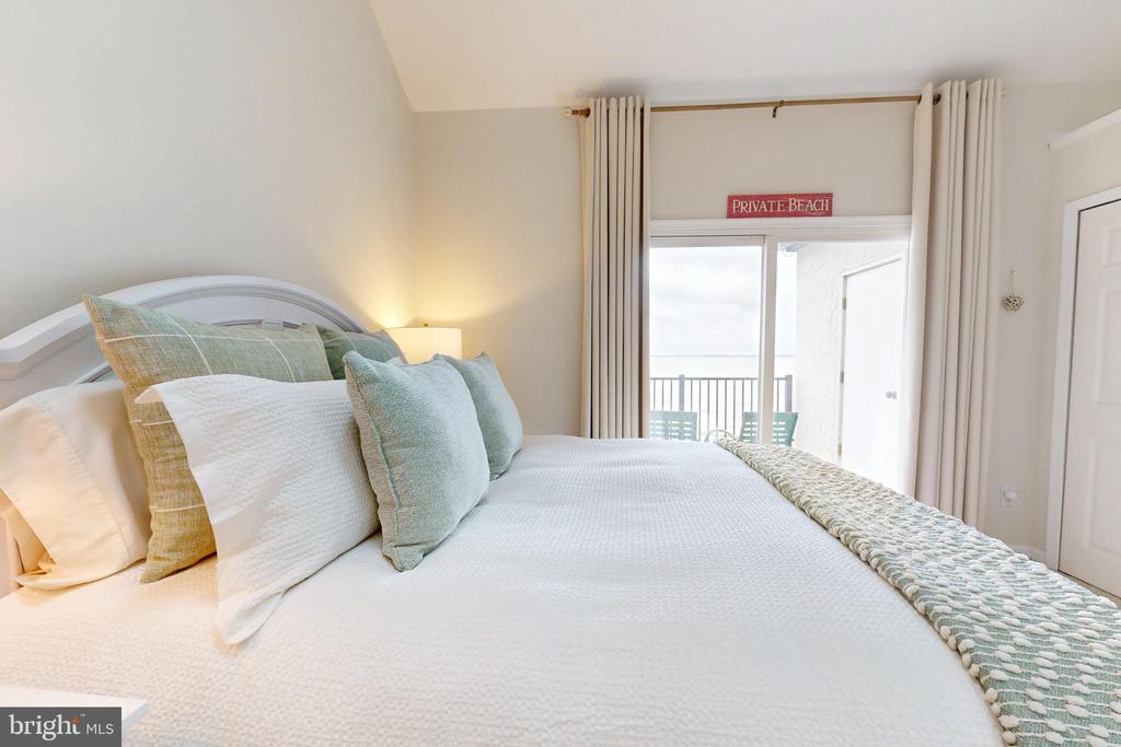 15 QUEEN ANNE WAY Unit: E