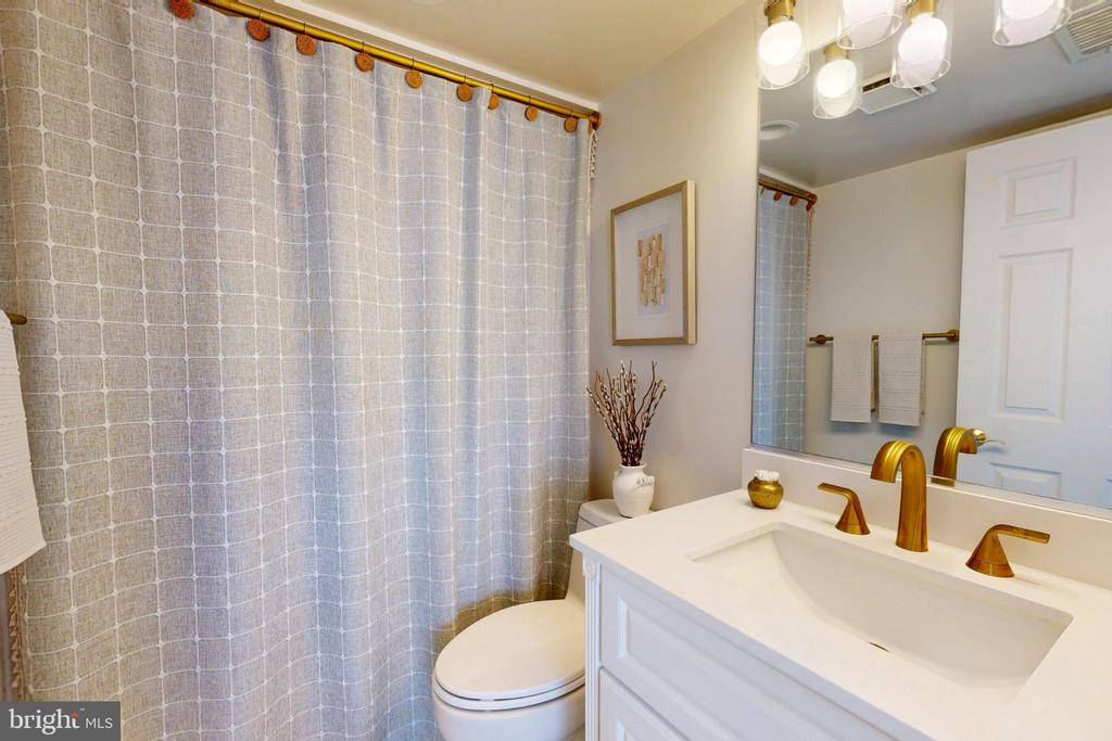 15 QUEEN ANNE WAY Unit: E