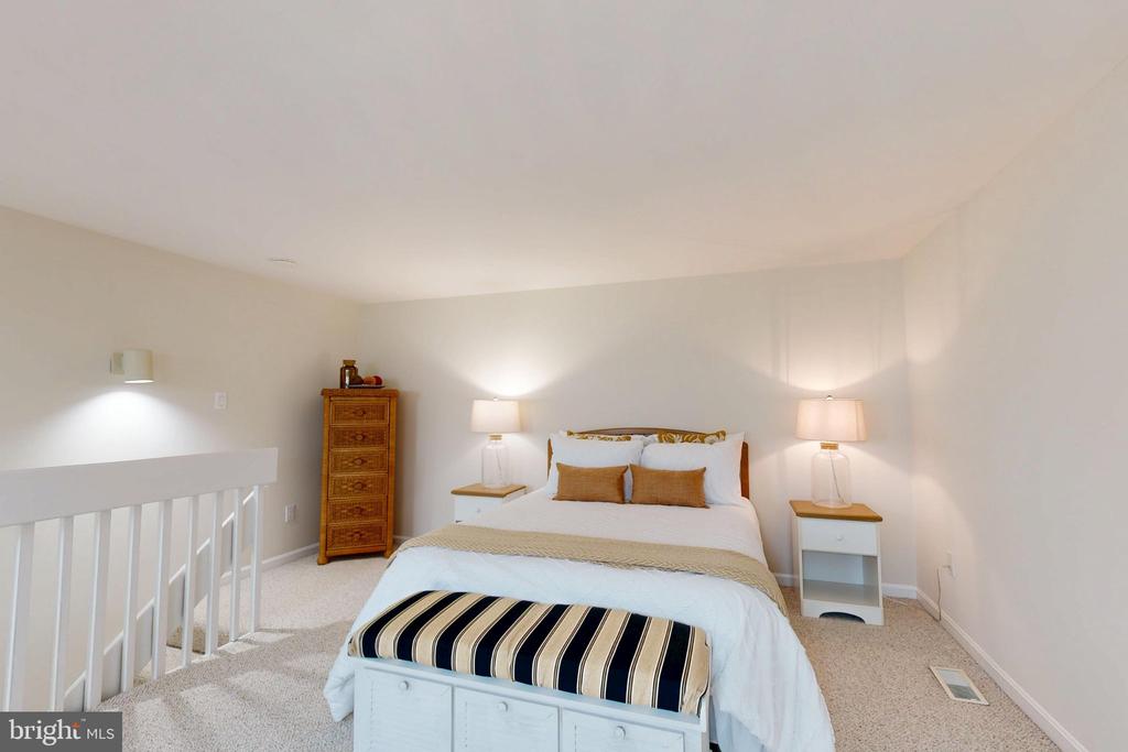 15 QUEEN ANNE WAY Unit: E