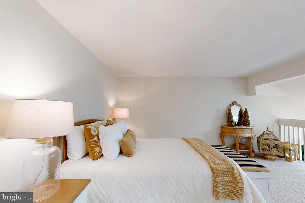 15 QUEEN ANNE WAY Unit: E