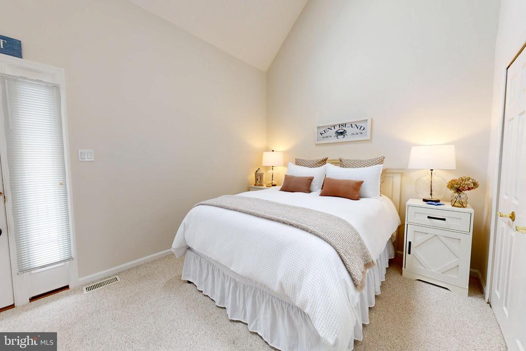 15 QUEEN ANNE WAY Unit: E