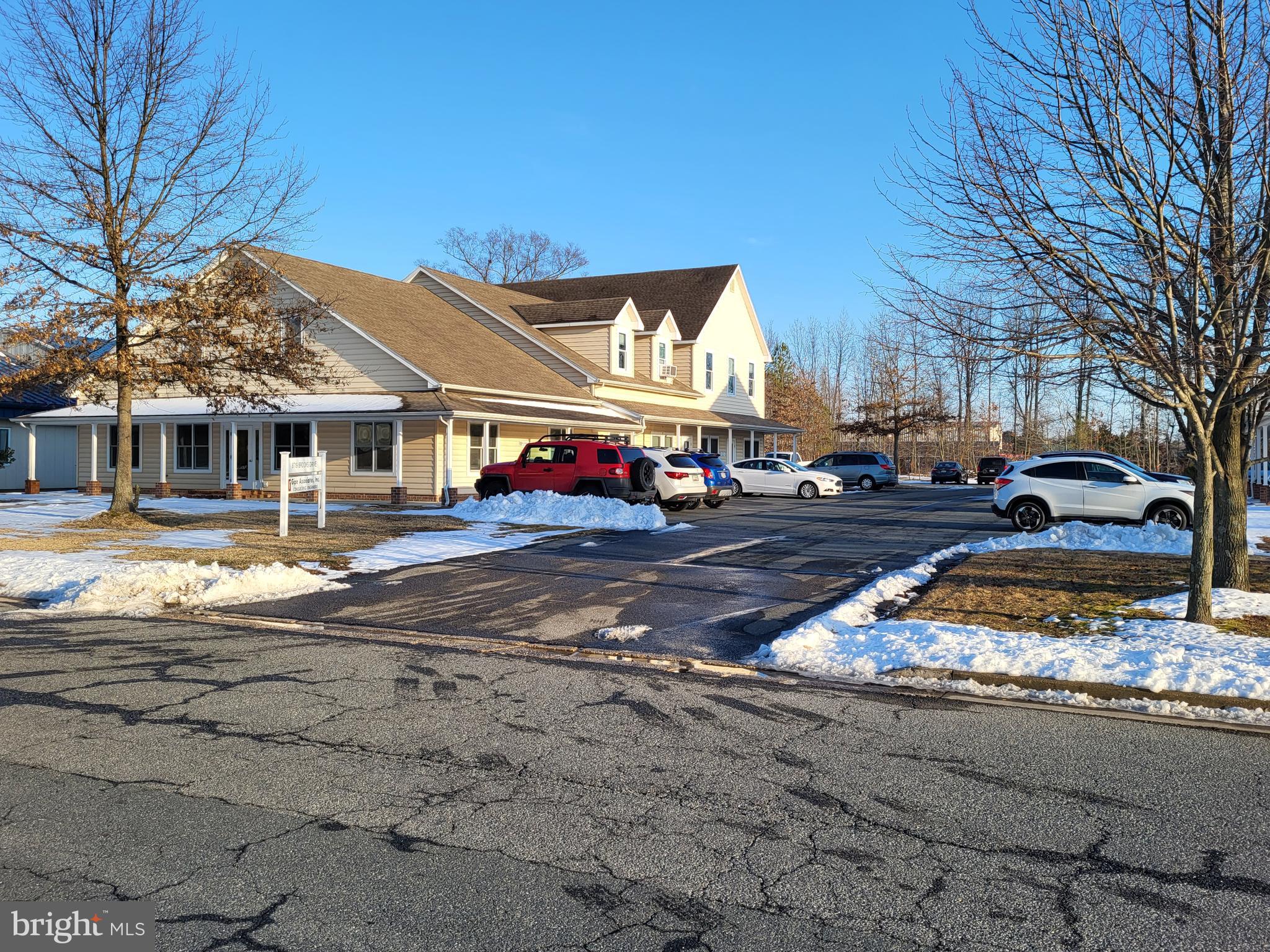 8701, 8709, 8719 Brooks Dr