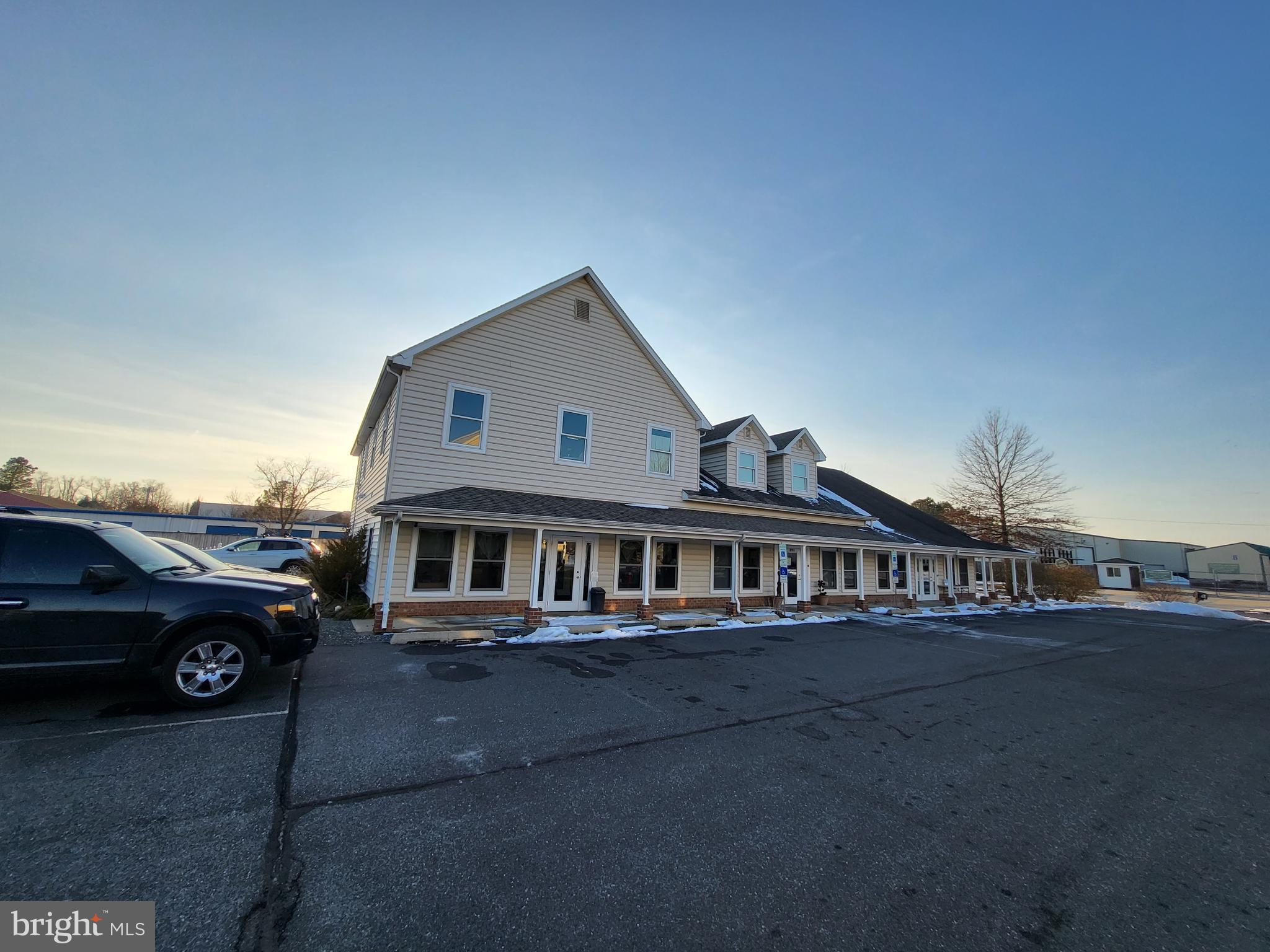 8701, 8709, 8719 Brooks Dr