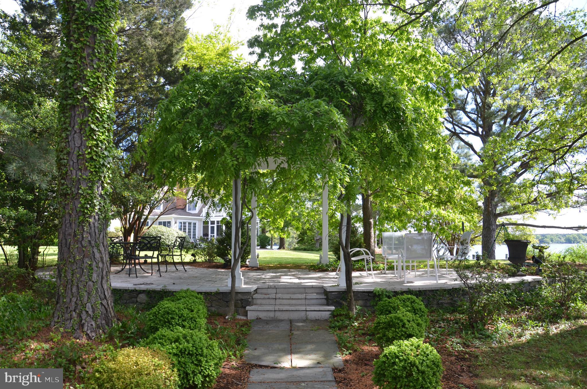 24047 Oak Point Rd