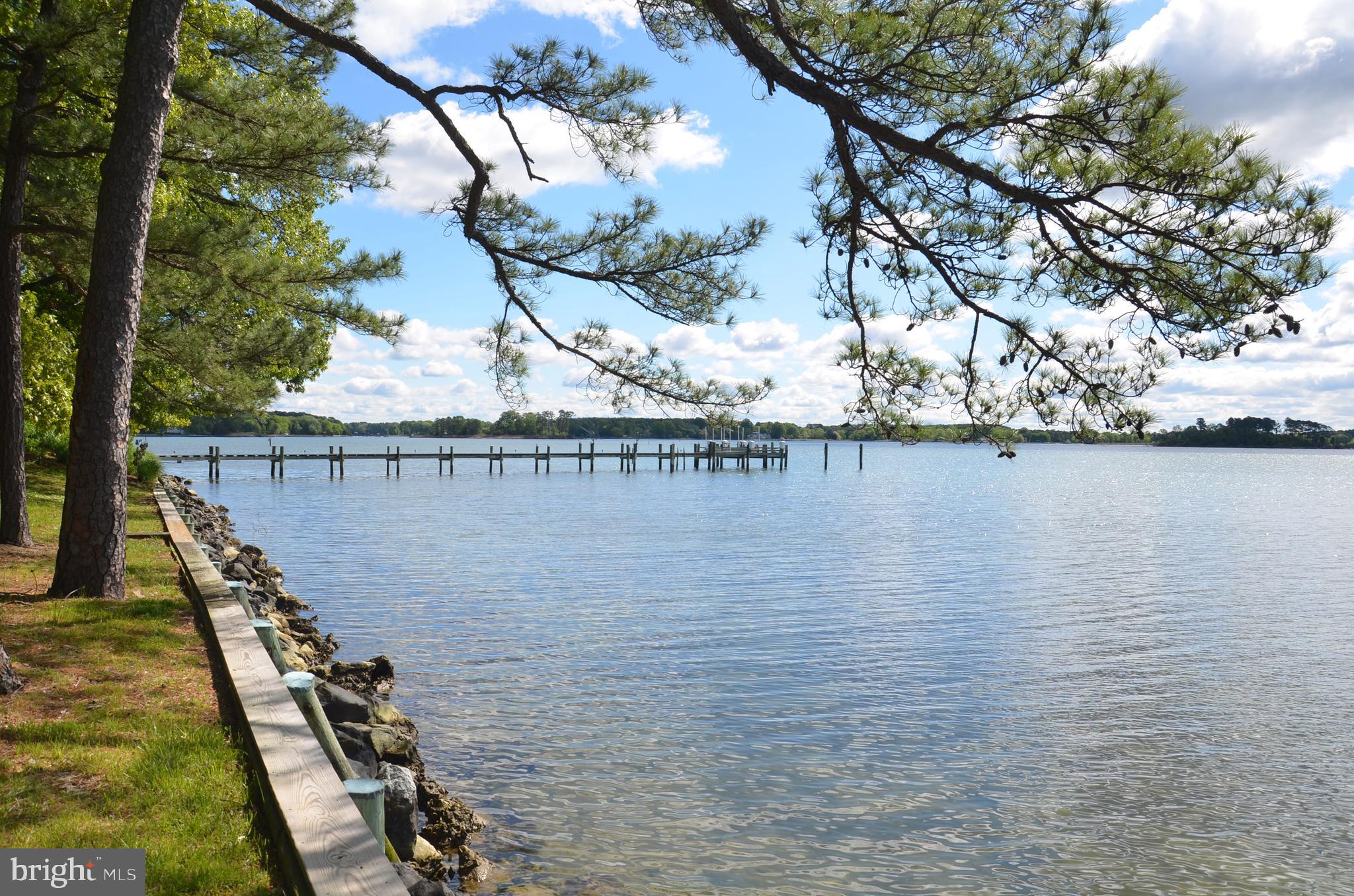 24047 Oak Point Rd