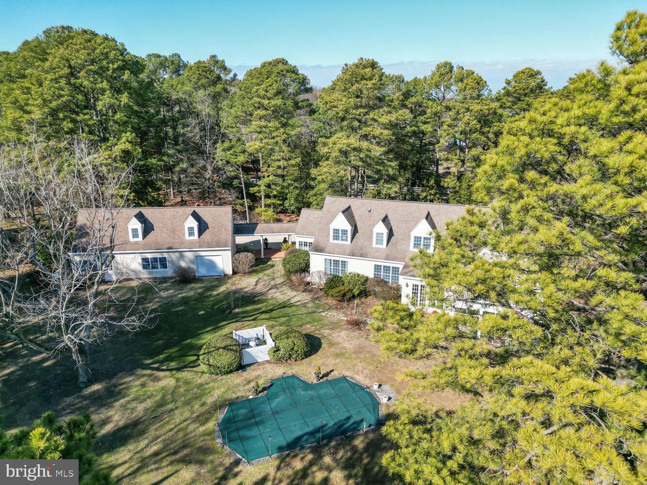24047 Oak Point Rd