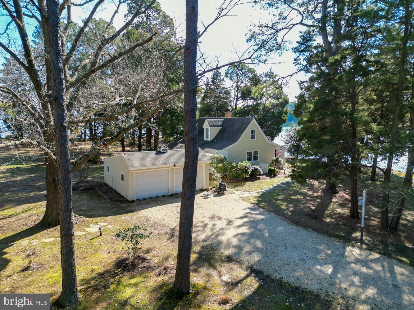 24047 Oak Point Rd