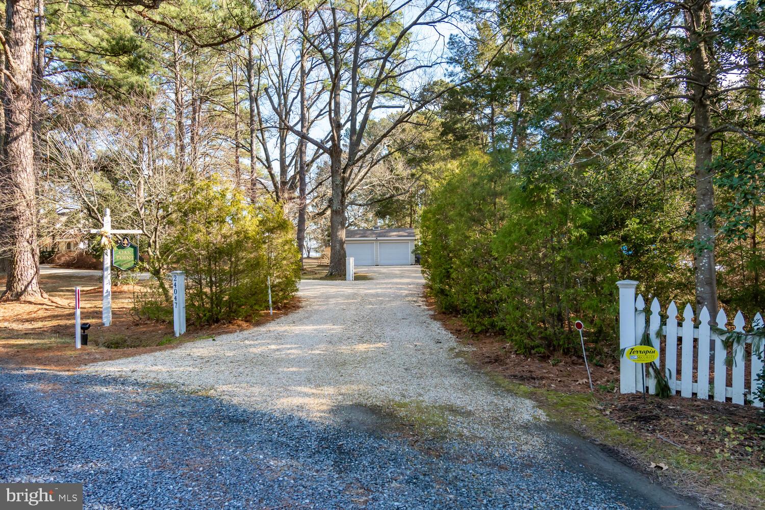 24047 Oak Point Rd