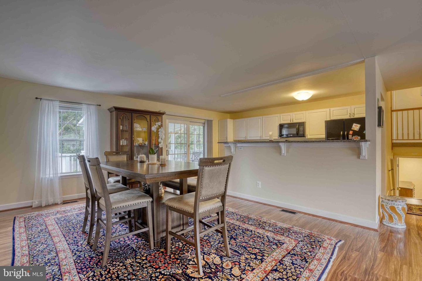 9285 Honeysuckle Dr