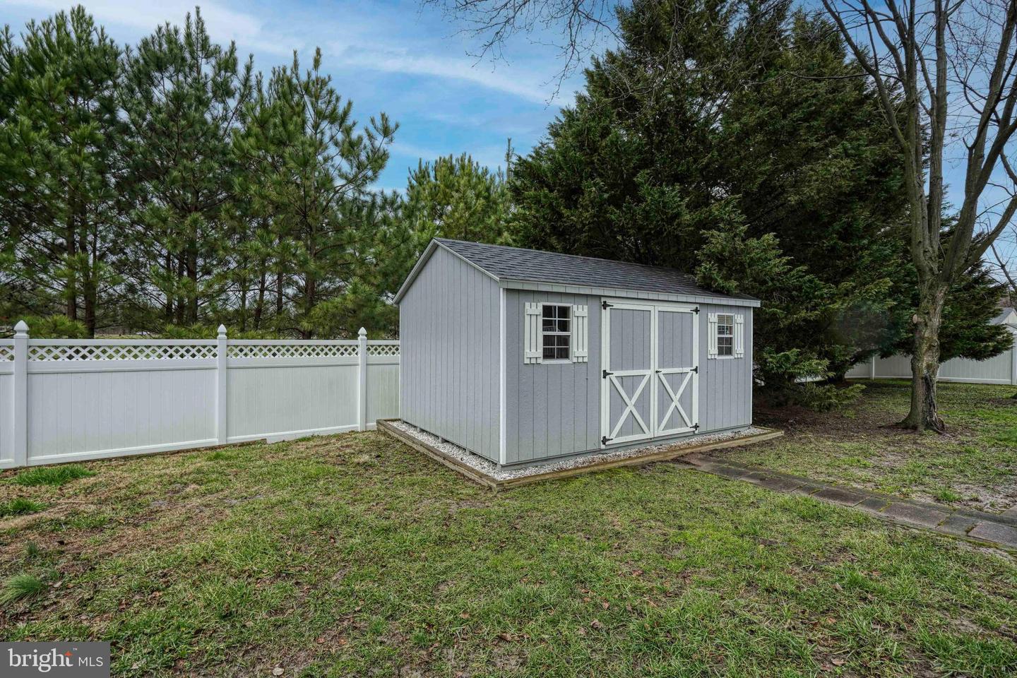 9285 Honeysuckle Dr