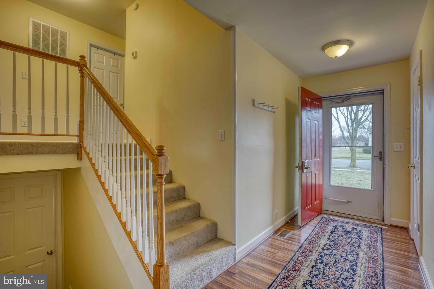 9285 Honeysuckle Dr