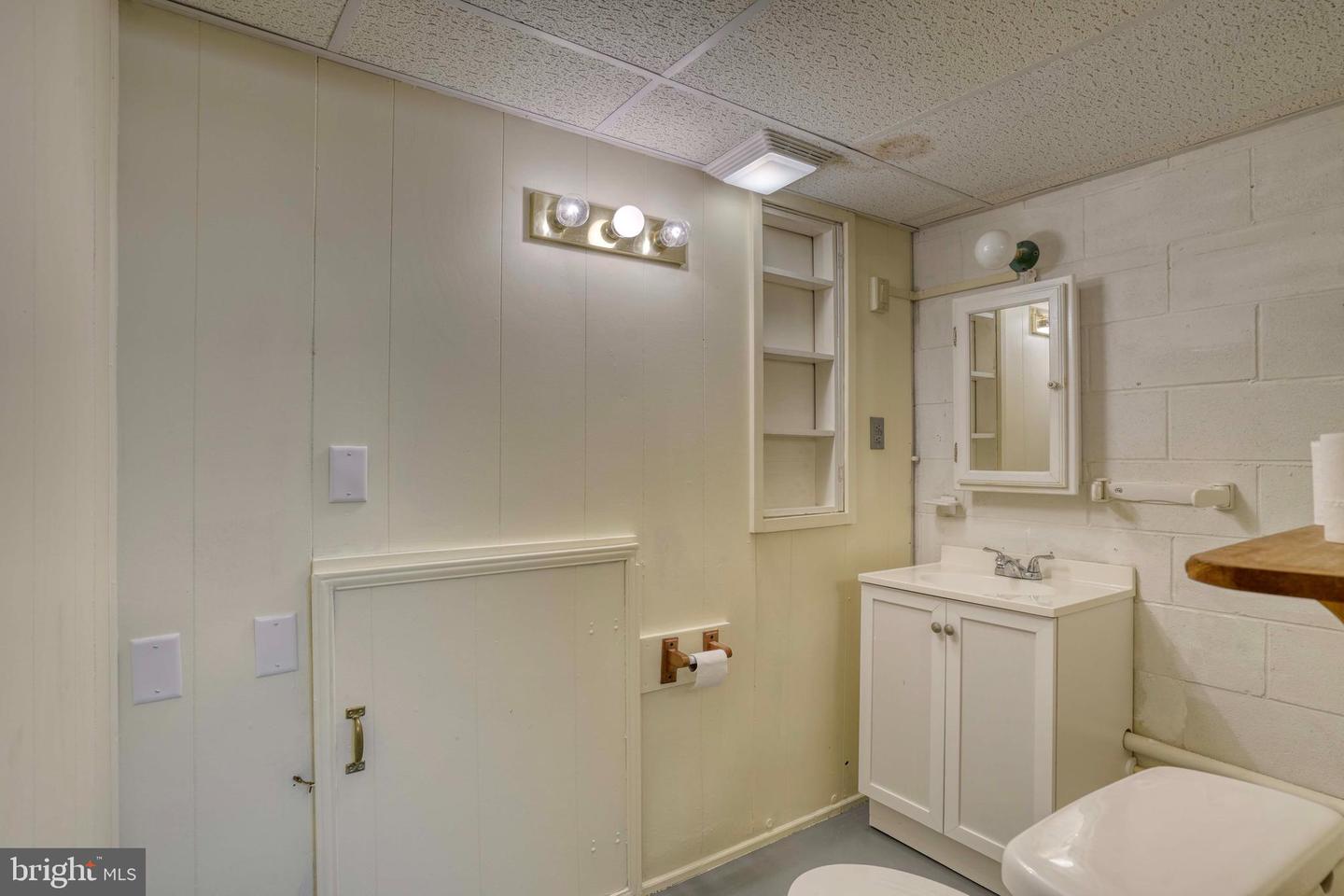 9285 Honeysuckle Dr