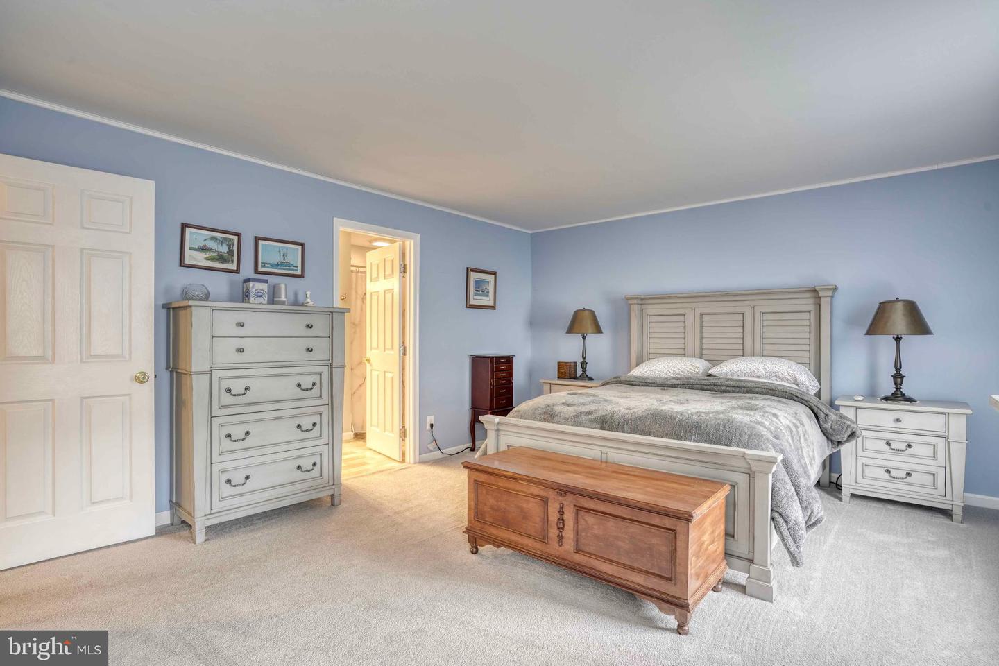 9285 Honeysuckle Dr