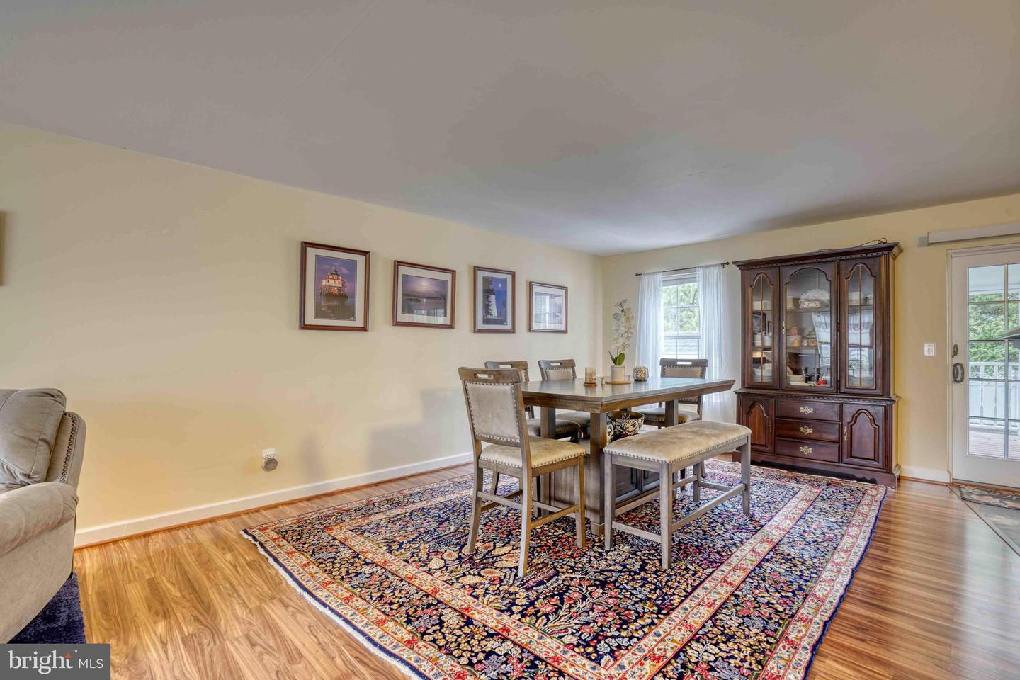 9285 Honeysuckle Dr