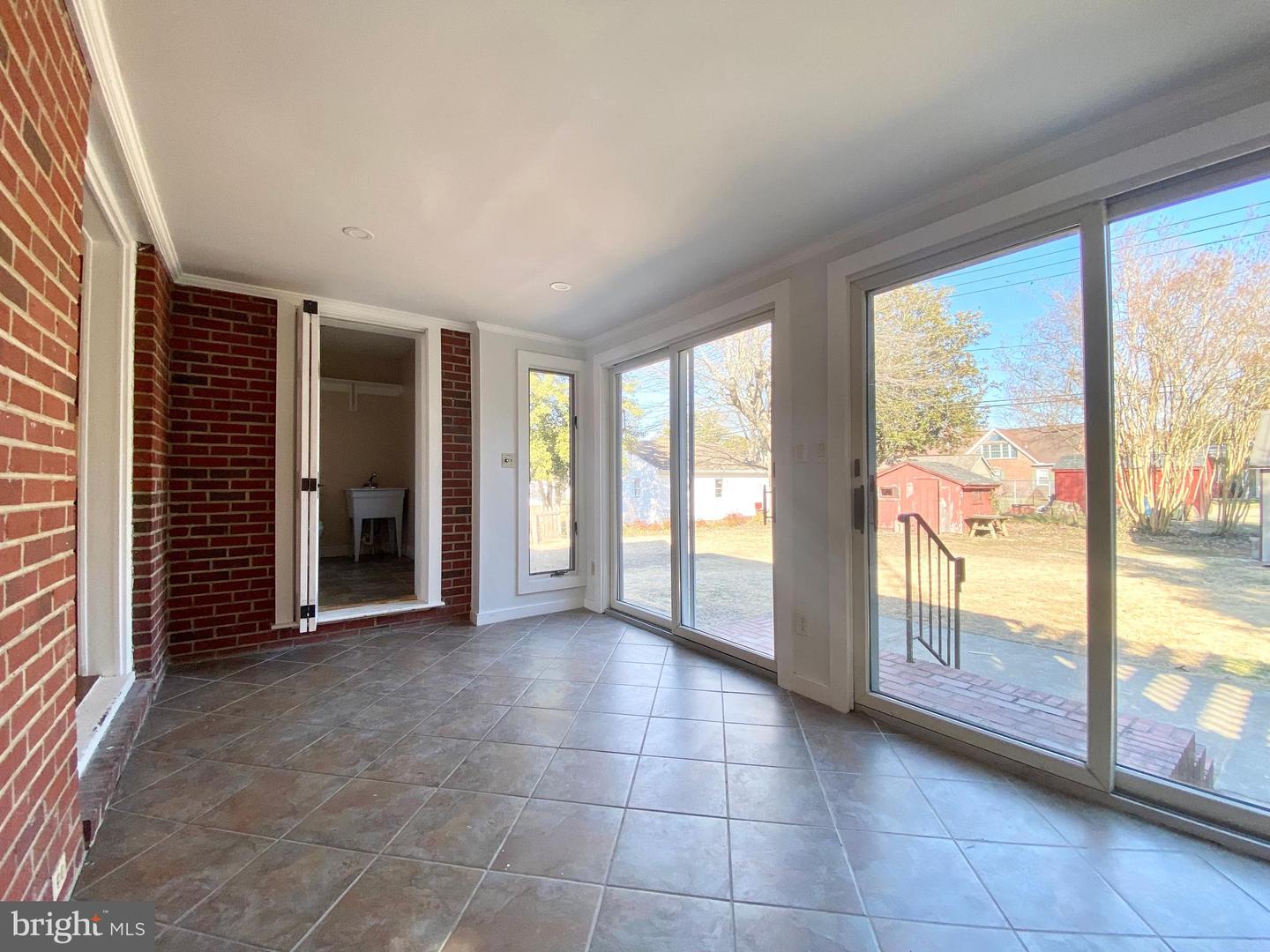 414 Trippe Ave