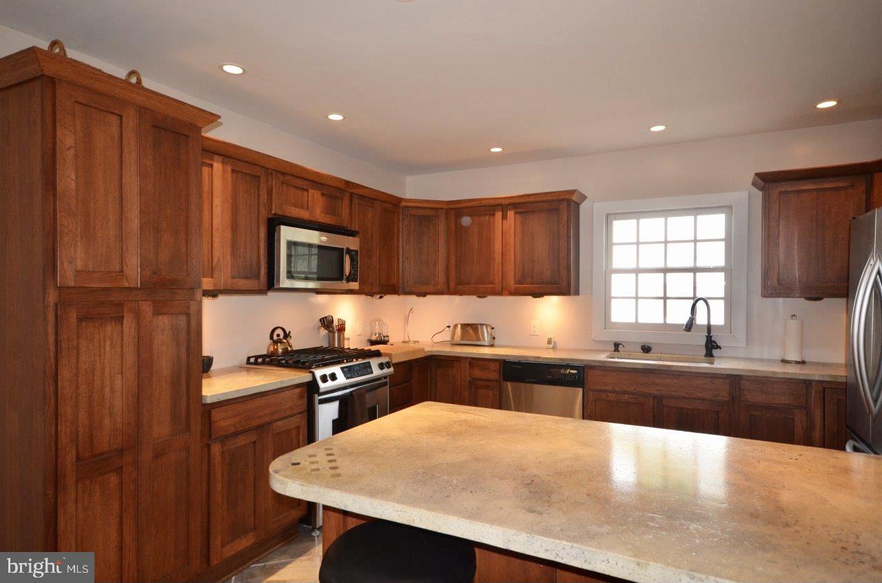 414 Trippe Ave