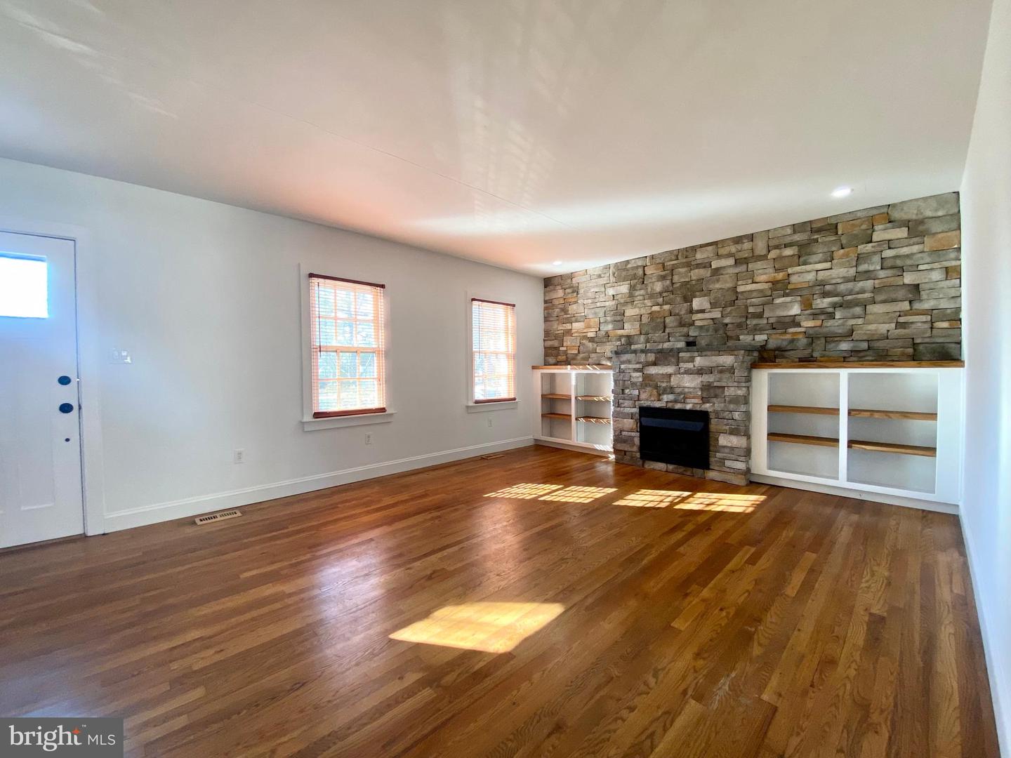 414 Trippe Ave