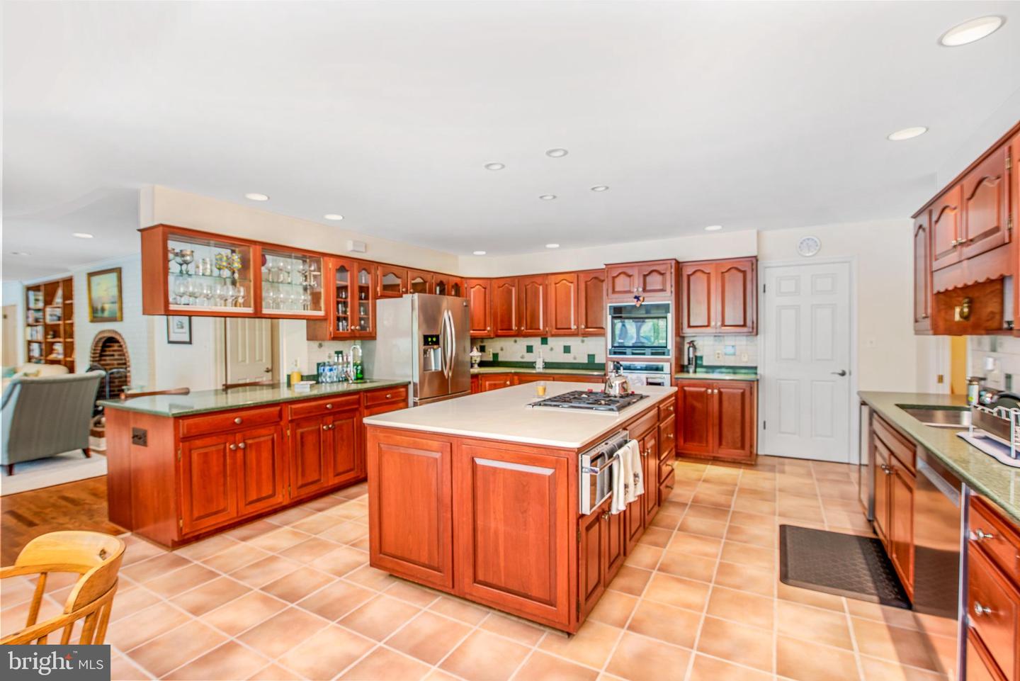 7304 Waverly Island Rd