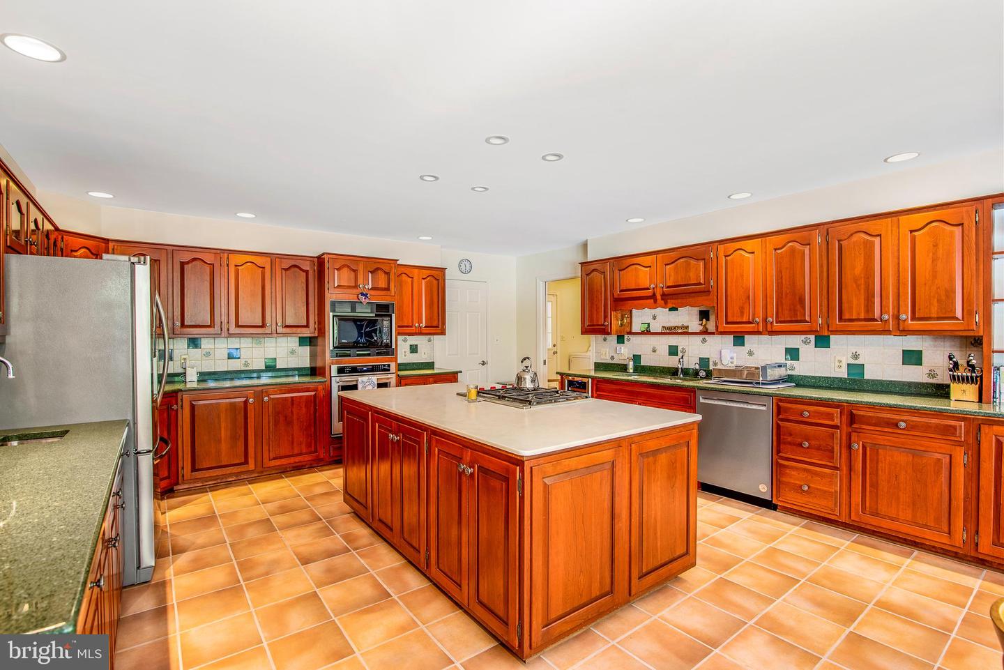 7304 Waverly Island Rd