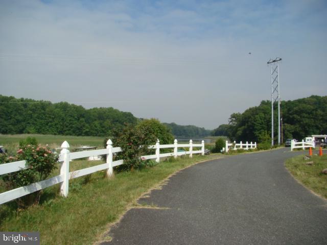 12214 Ocean Gateway