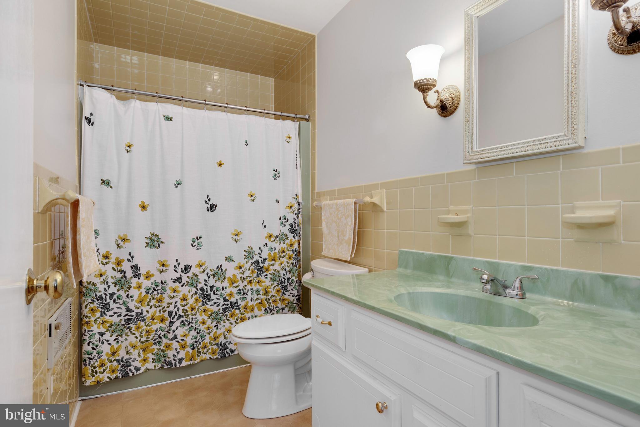 306 S Washington St #5