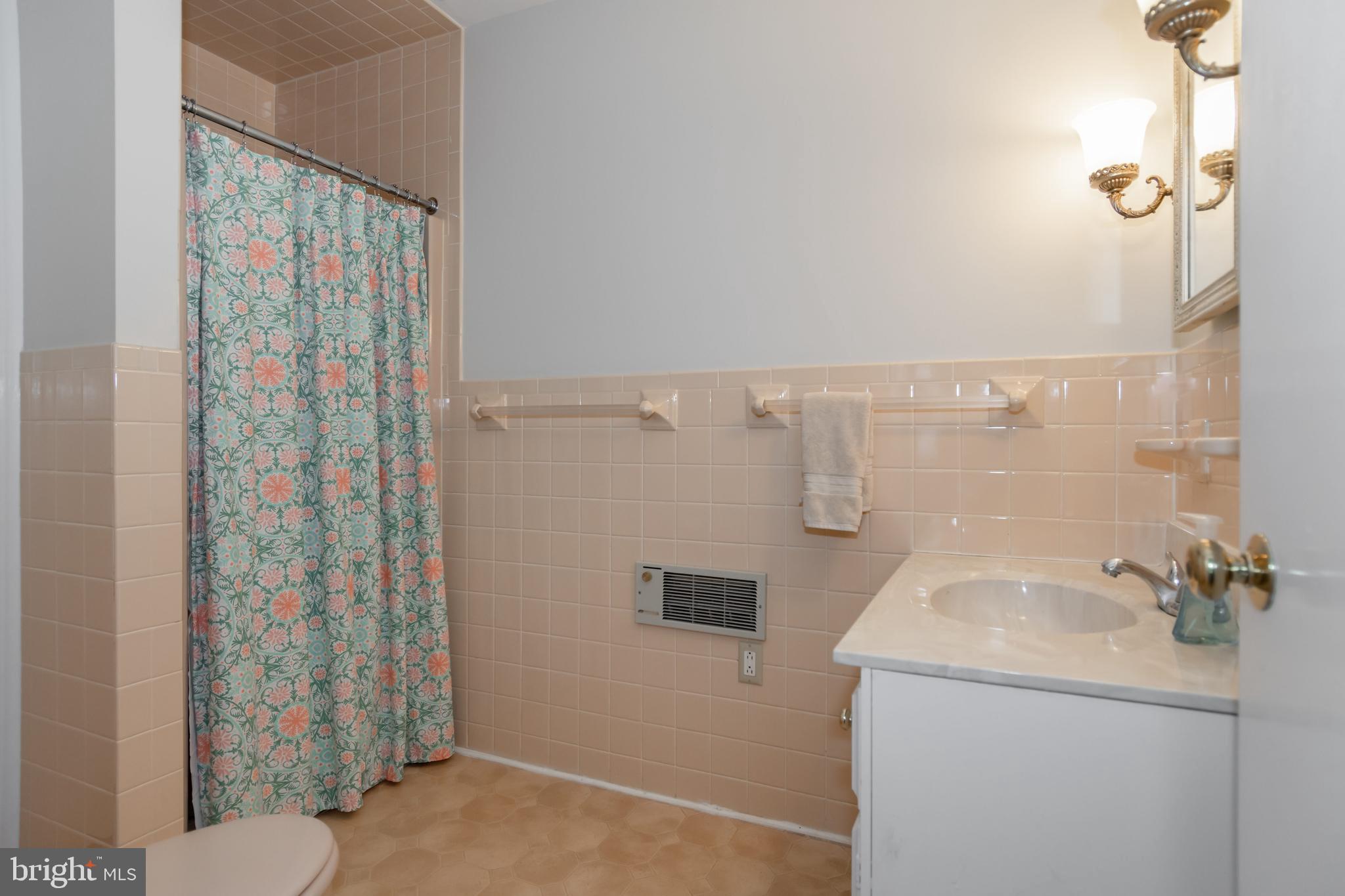 306 S Washington St #5