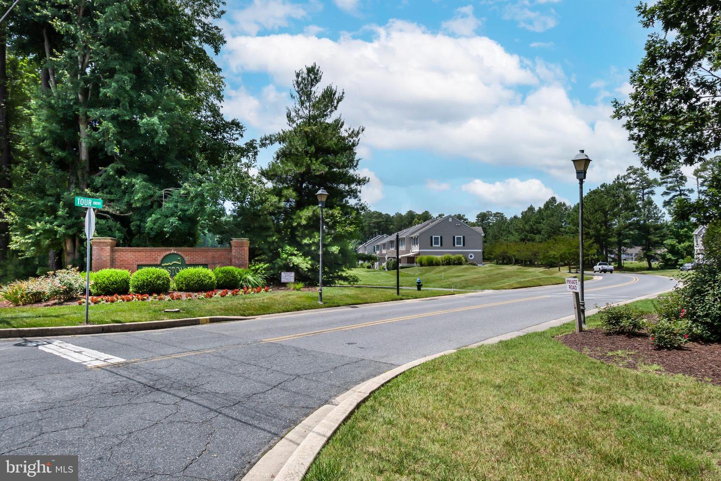 28413 Pinehurst Cir