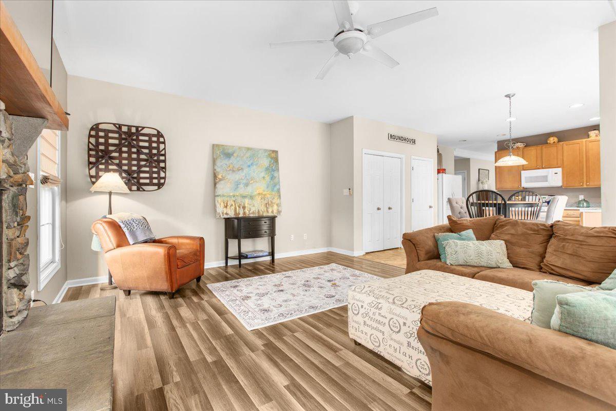 8824 Roundhouse Cir