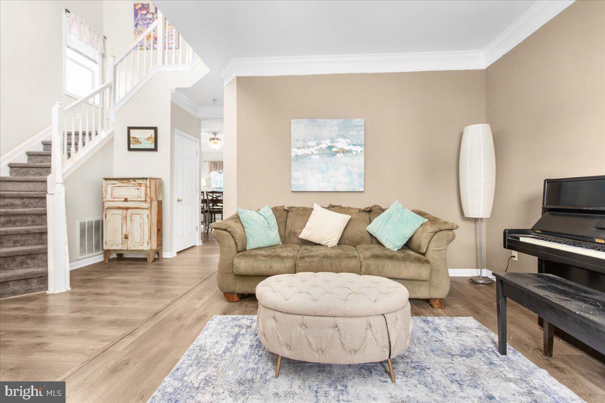 8824 Roundhouse Cir