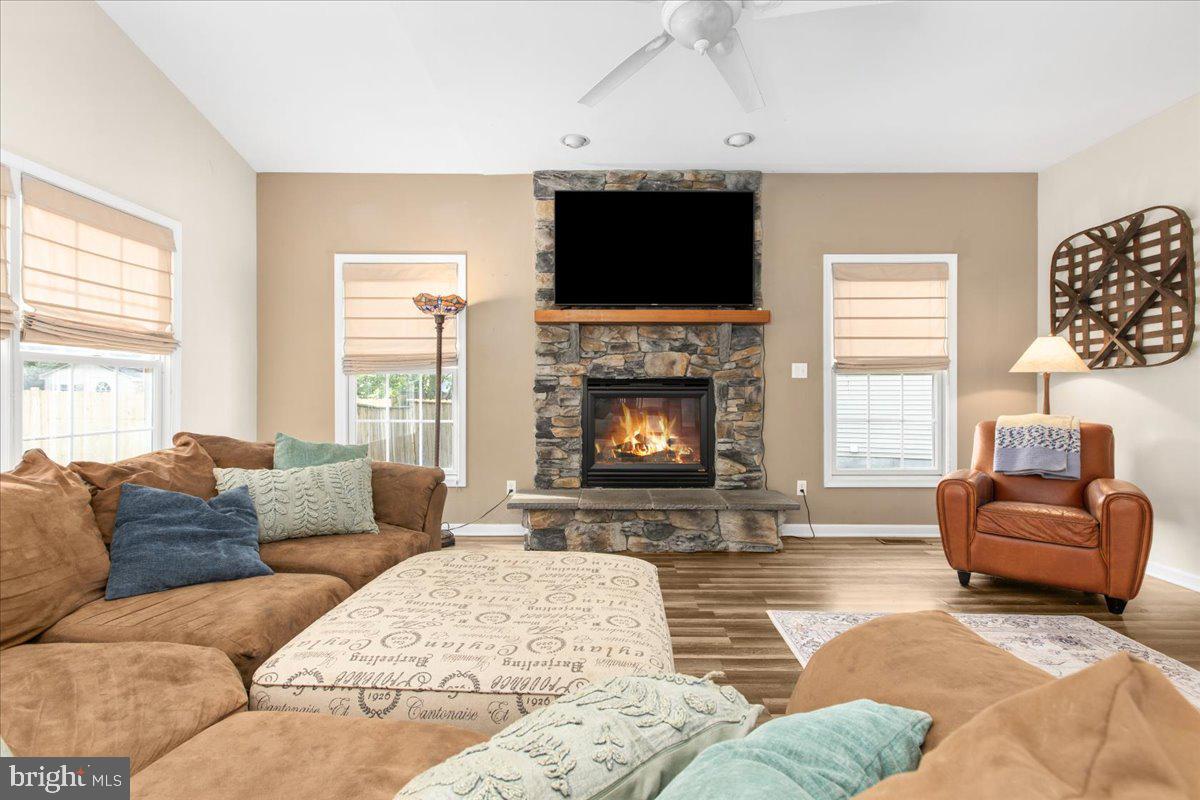 8824 Roundhouse Cir