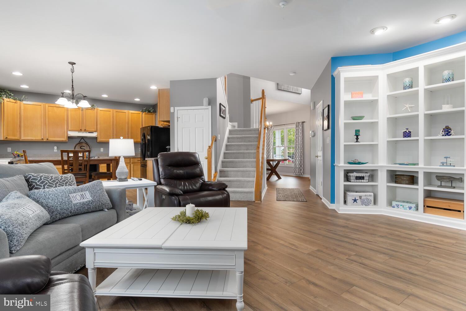 8847 Roundhouse Cir