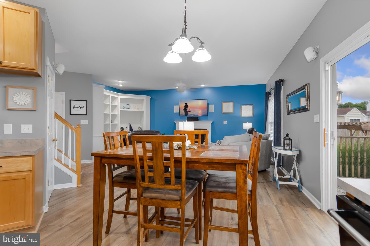 8847 Roundhouse Cir