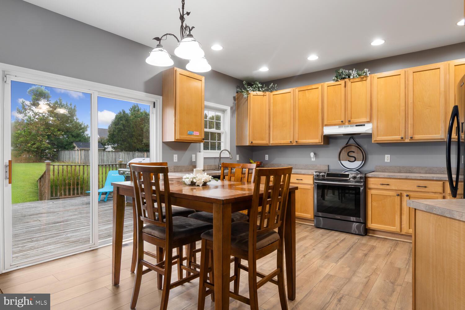 8847 Roundhouse Cir