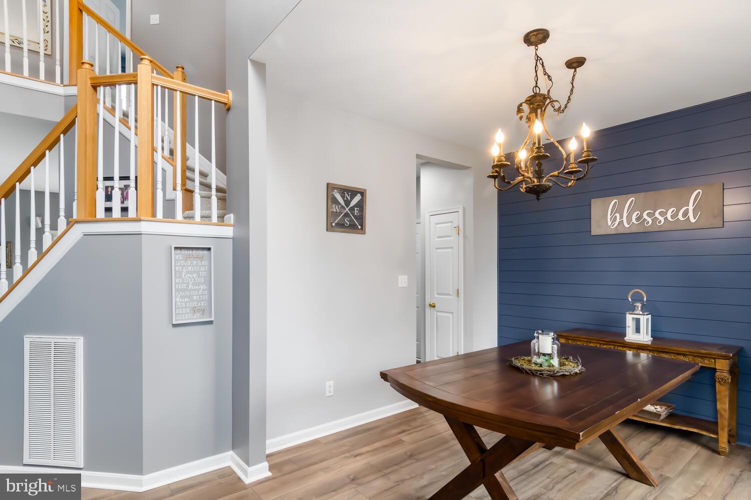 8847 Roundhouse Cir