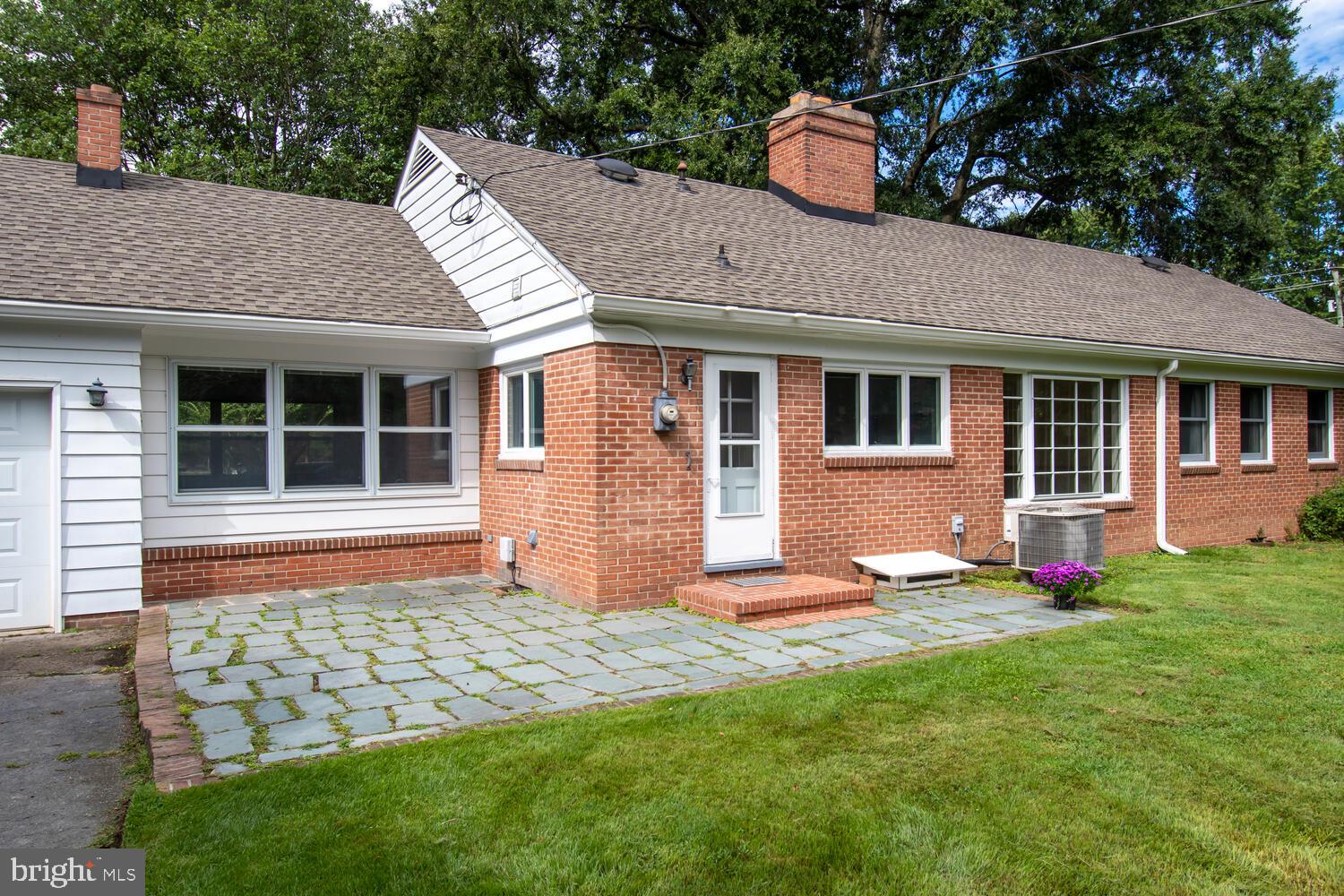 504 Trippe Ave