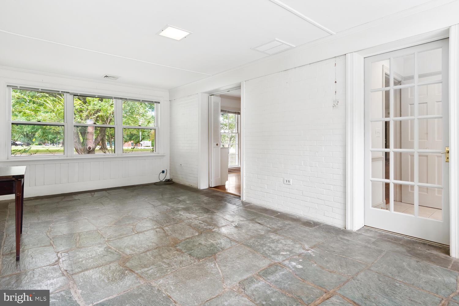 504 Trippe Ave