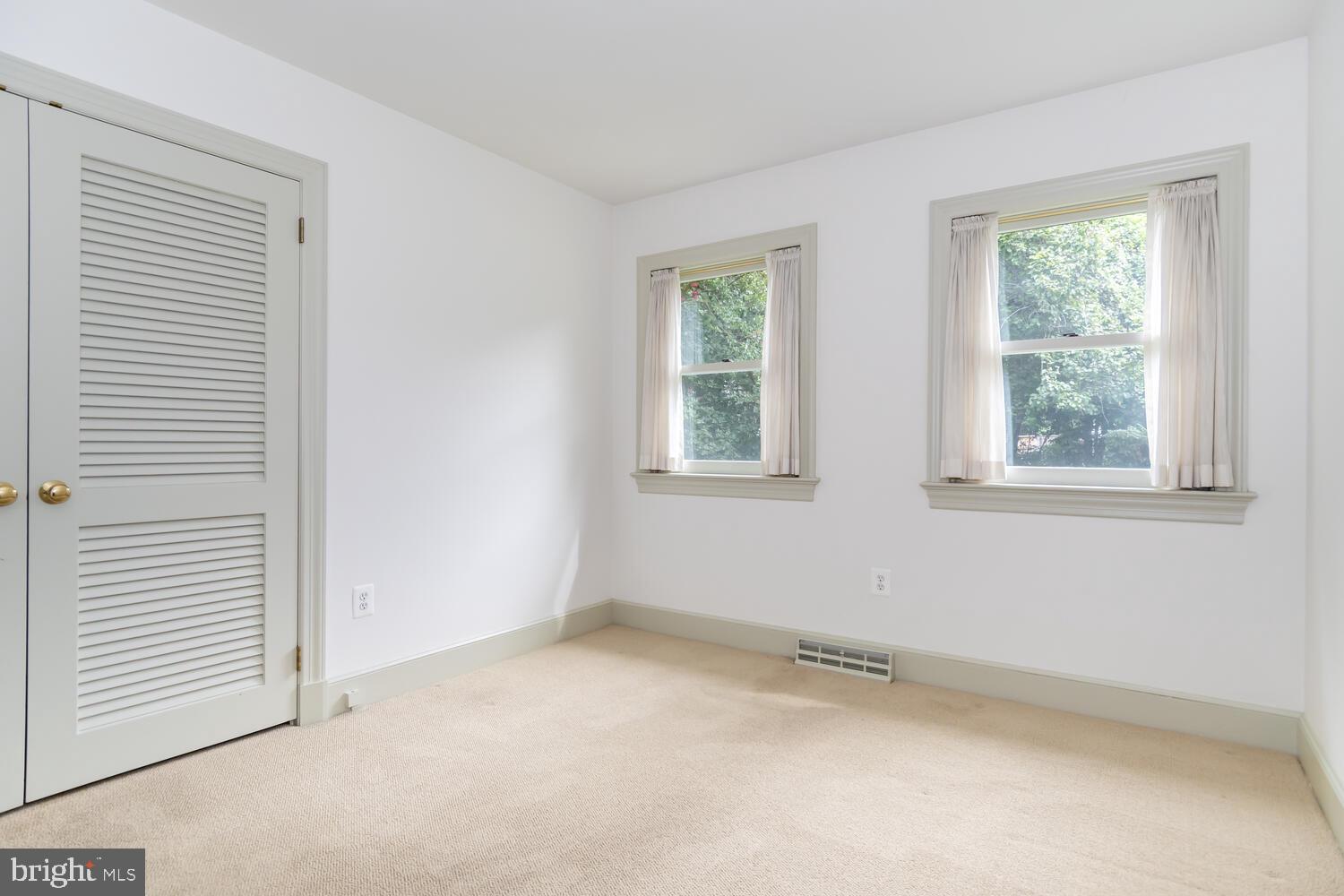 504 Trippe Ave