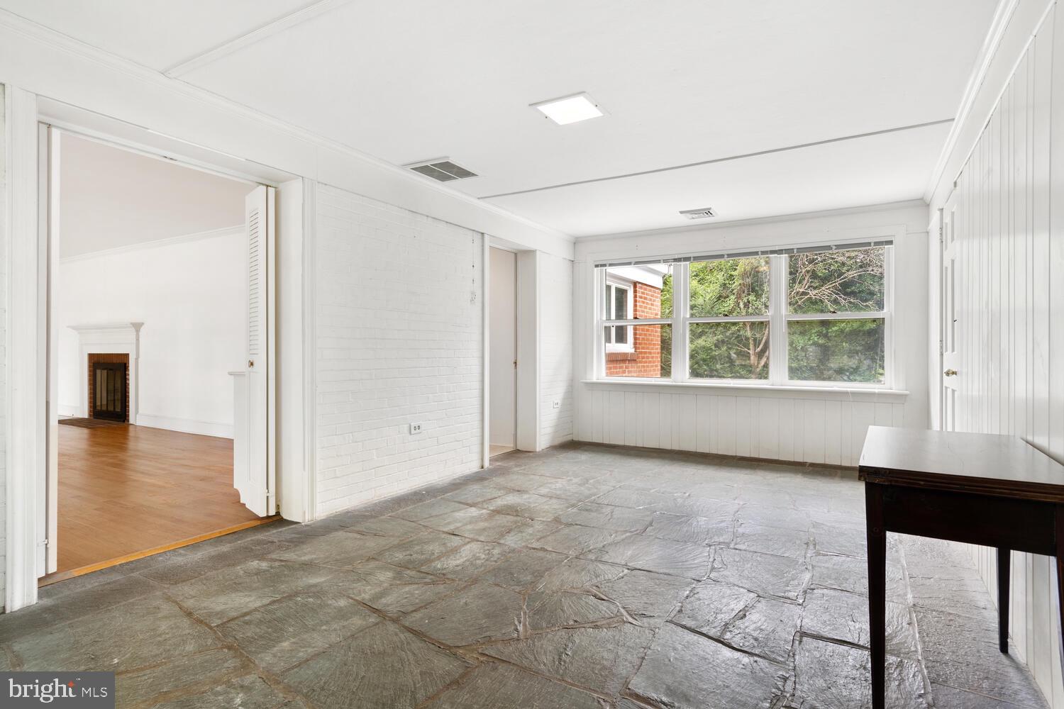 504 Trippe Ave