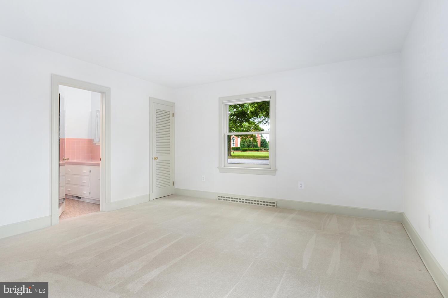504 Trippe Ave