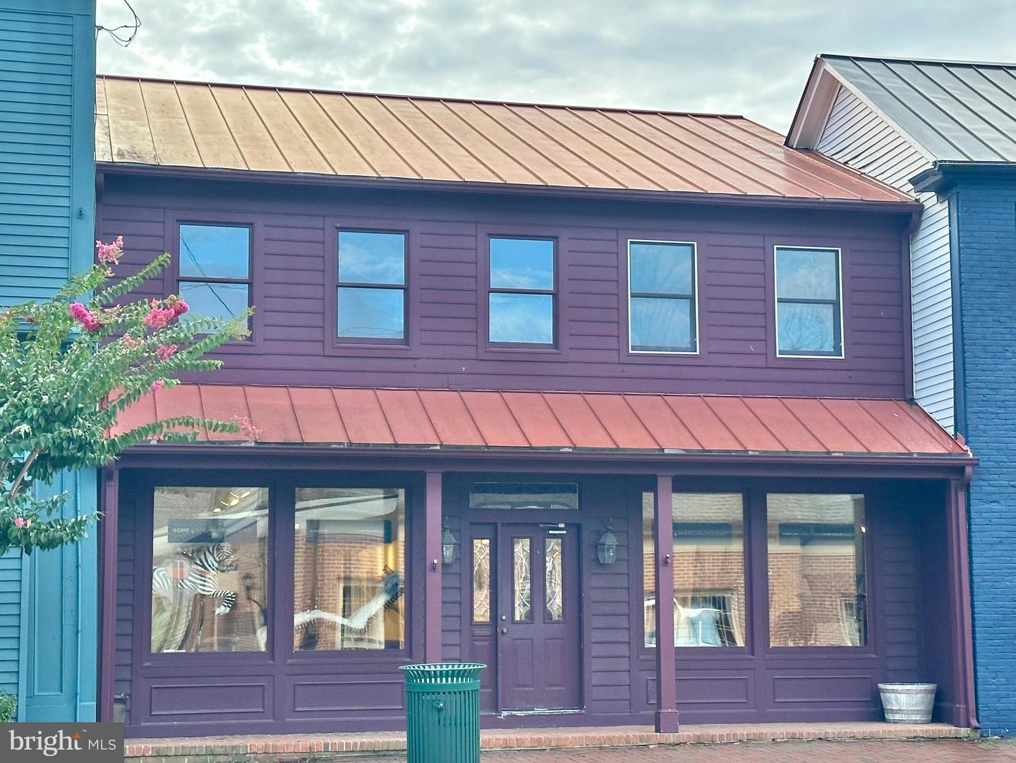 210 N Talbot St